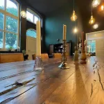 Bahnhofsromantik Trifft Luxus - Alter Bahnhof Von Appartement