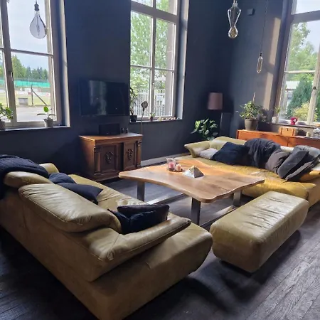Bahnhofsromantik Trifft Luxus - Alter Bahnhof Von Apartment Kruft