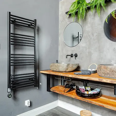 Bahnhofsromantik Trifft Luxus - Alter Bahnhof Von Apartment *