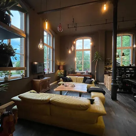 Bahnhofsromantik Trifft Luxus - Alter Bahnhof Von Apartment *