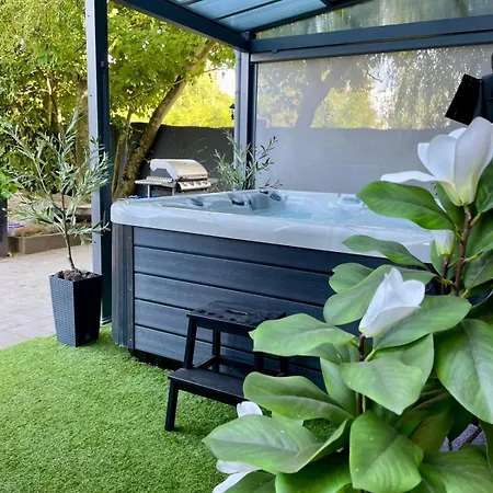 Bahnhofsromantik Trifft Luxus - Alter Bahnhof Von