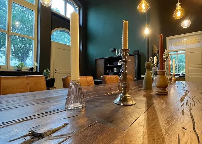 Bahnhofsromantik Trifft Luxus - Alter Bahnhof Von דירה