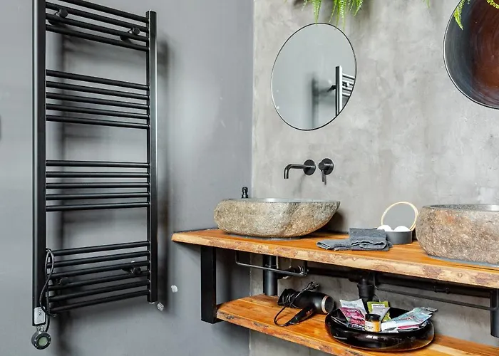 Bahnhofsromantik Trifft Luxus - Alter Bahnhof Von דירה *