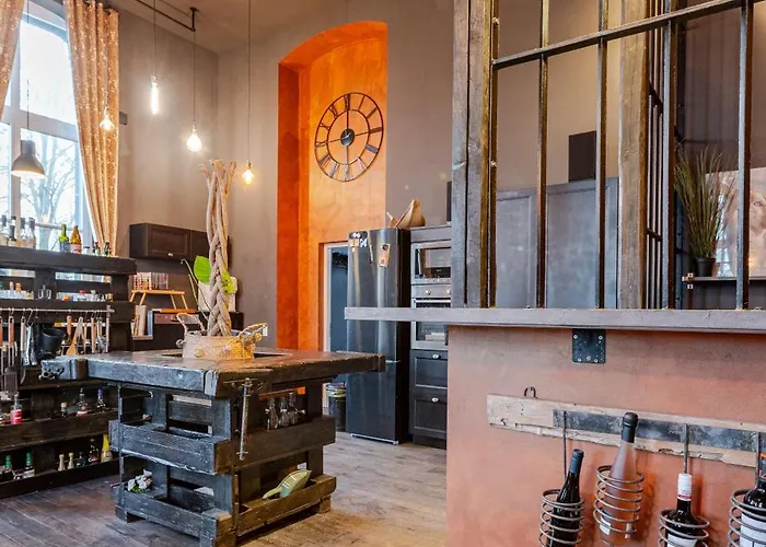 Bahnhofsromantik Trifft Luxus - Alter Bahnhof Von דירה Kruft