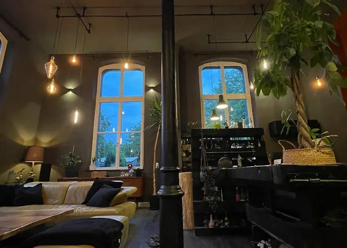 Bahnhofsromantik Trifft Luxus - Alter Bahnhof Von Kruft