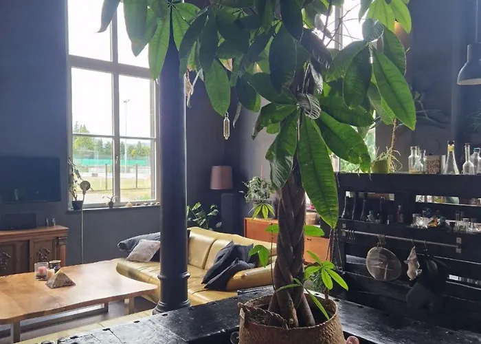 Bahnhofsromantik Trifft Luxus - Alter Bahnhof Von דירה