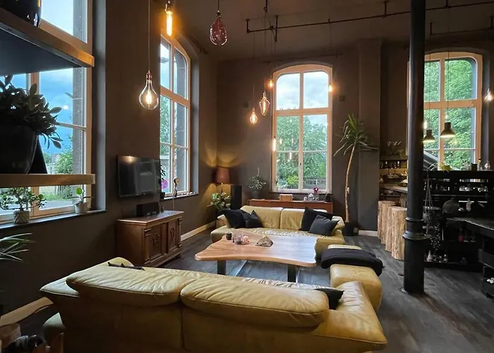 Bahnhofsromantik Trifft Luxus - Alter Bahnhof Von דירה *