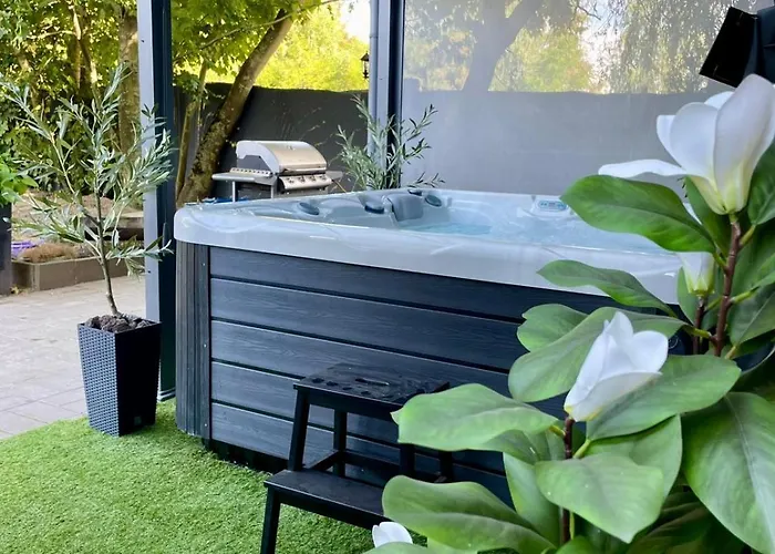 Bahnhofsromantik Trifft Luxus - Alter Bahnhof Von