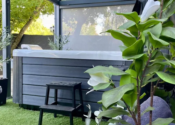 Bahnhofsromantik Trifft Luxus - Alter Bahnhof Von