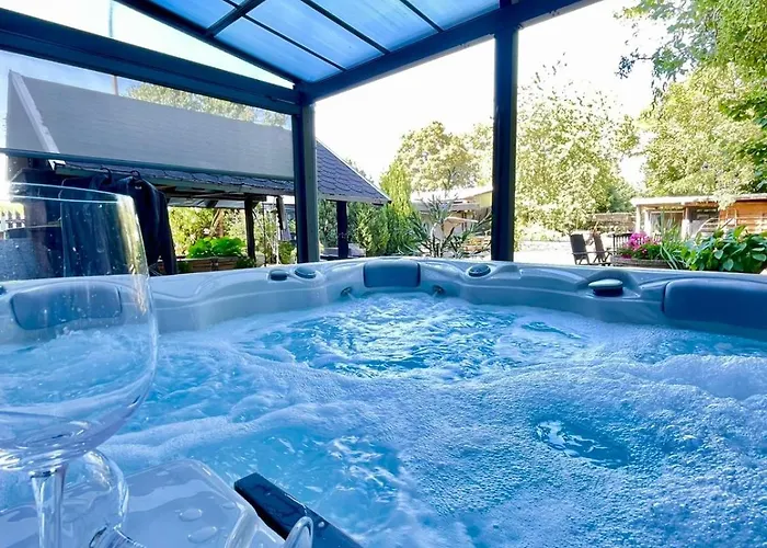 Bahnhofsromantik Trifft Luxus - Alter Bahnhof Von דירה Kruft