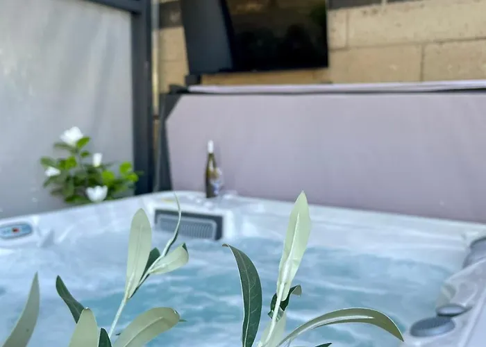 Bahnhofsromantik Trifft Luxus - Alter Bahnhof Von Kruft