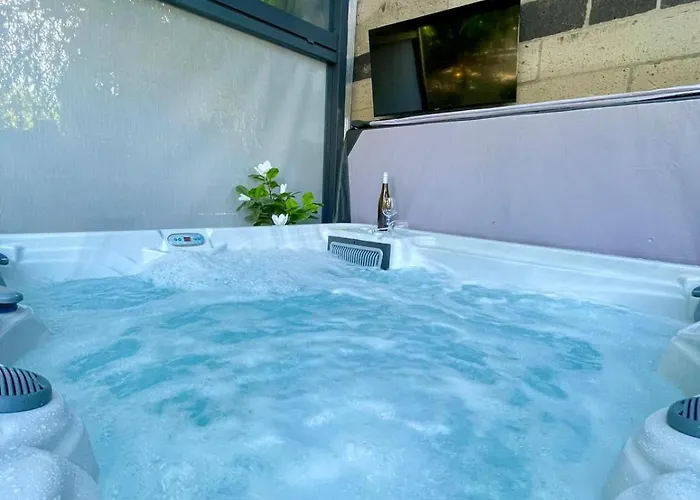 Bahnhofsromantik Trifft Luxus - Alter Bahnhof Von Kruft