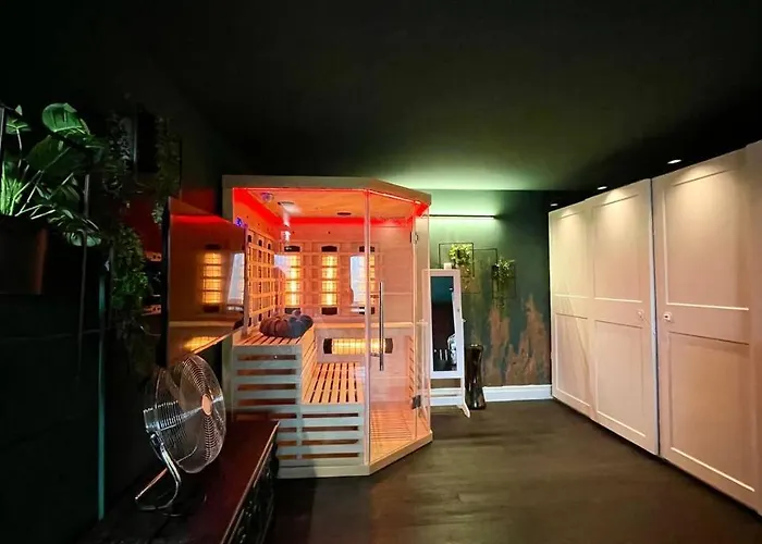 Bahnhofsromantik Trifft Luxus - Alter Bahnhof Von * Kruft